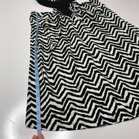 DYNAMITE Black & White Zigzag Chevron Tribal Flowy Racerback Dressy Tank Top - Picture 10 of 10